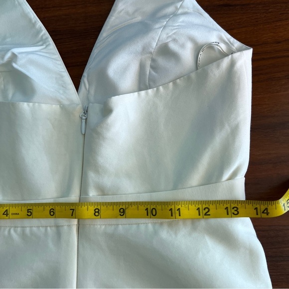 Halston Heritage Structured White Halter Skater Style Dress size 4 - Picture 13 of 14